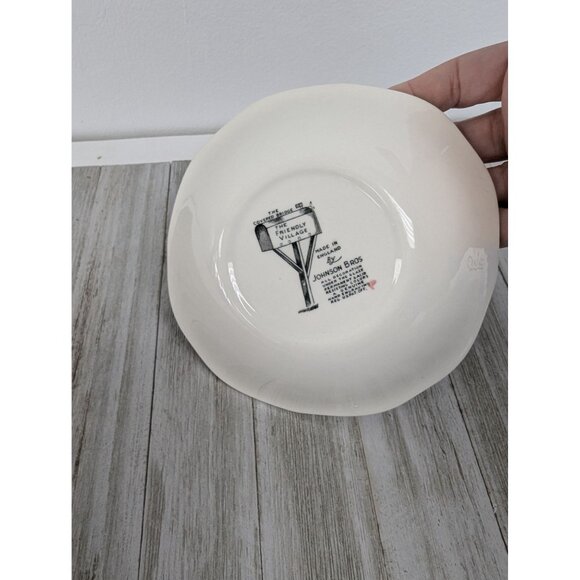 Vintage Johnson Brothers Friendly Village Rimmed Soup Bowl 6" - Picture 5 of 5